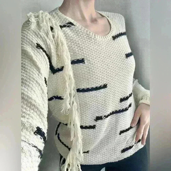 Lucky Brand Womens White Fringe Asymmetrical Western Boho Bohemian Sweater Small - Picture 4 of 10